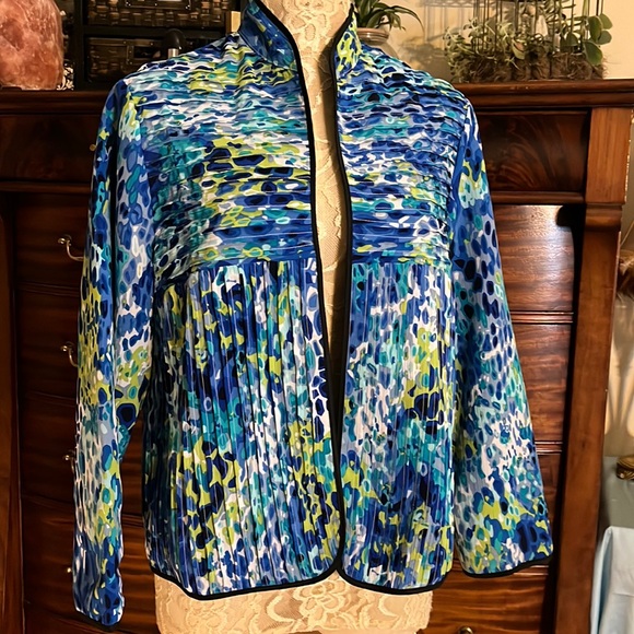 Striking light weight open jacket- petite- like new fully lined and reversible - Picture 1 of 11